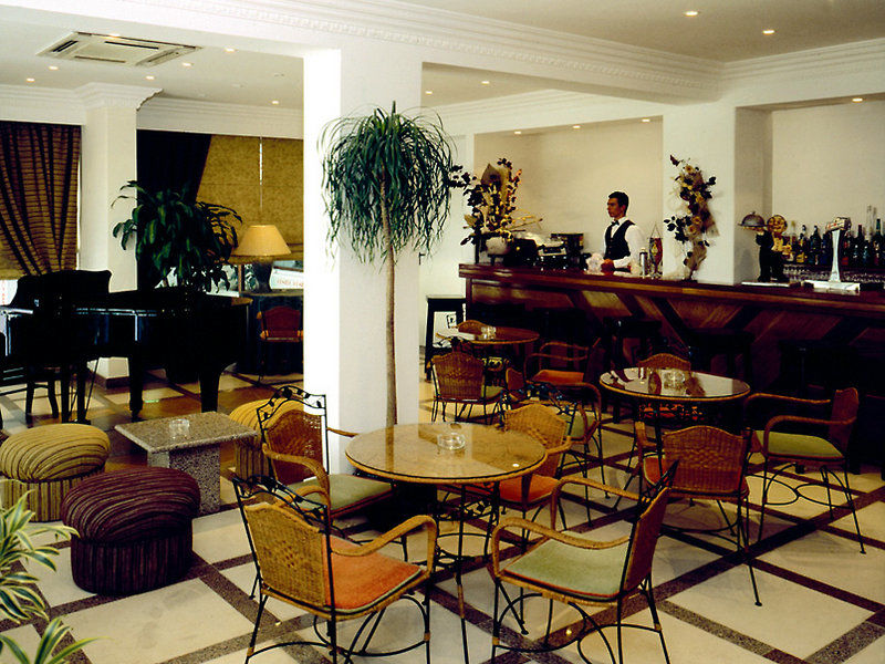 Hotel Indigo Albufeira By Ihg (Adults Only) Restoran fotoğraf